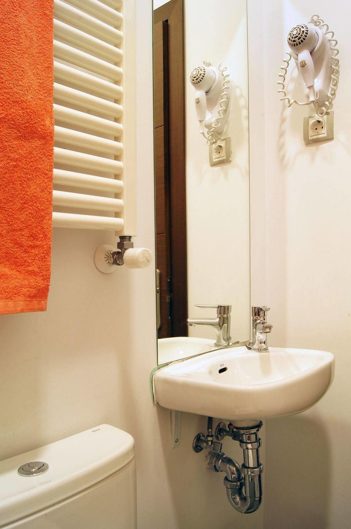 Hostal Cibeles Madrid Buitenkant foto